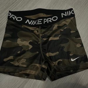 Camo Nike pros